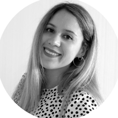 Constanza Aguilera - Co-fundadora de Hey Paul Agency, diseñadora gráfica y directora de arte